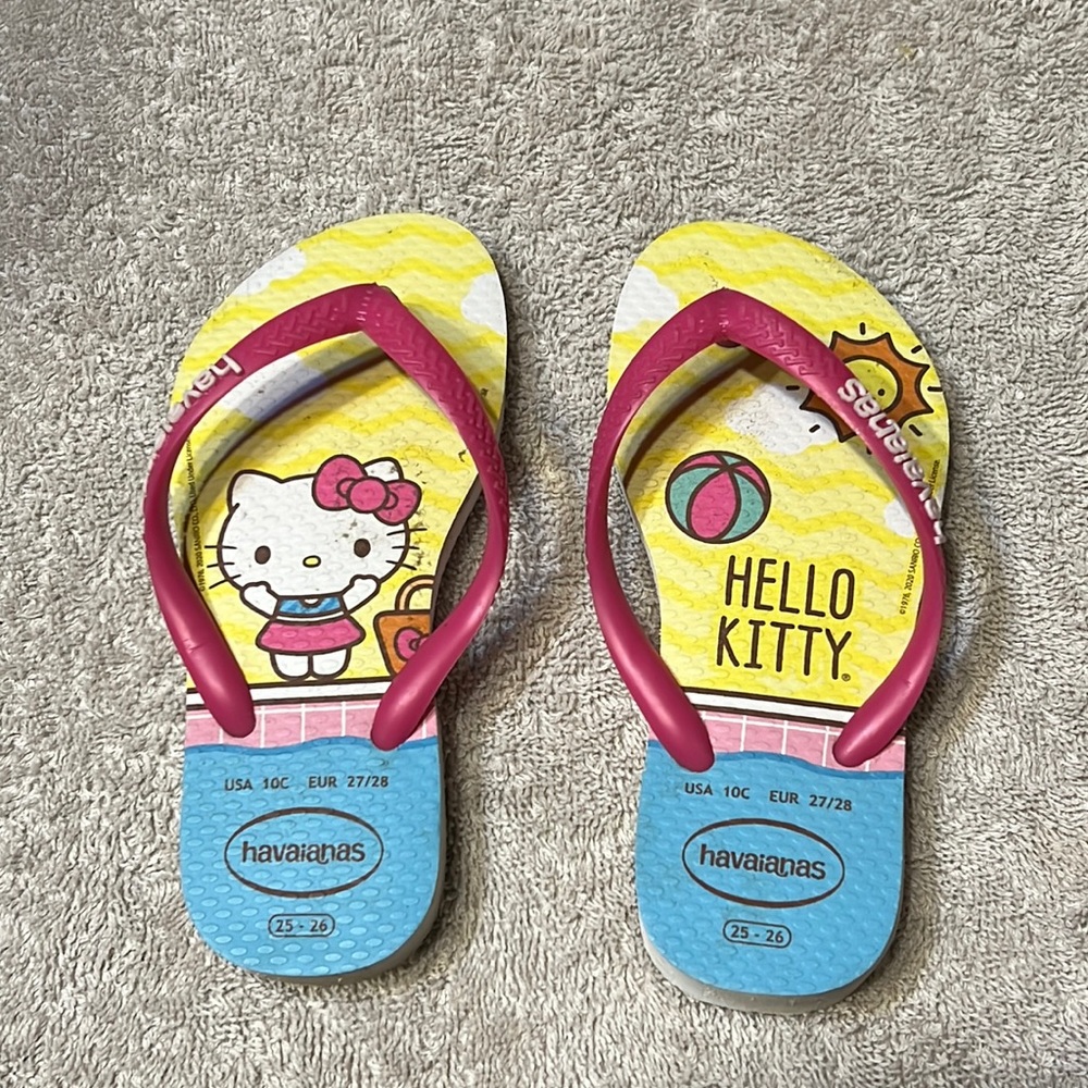 Hello kitty flip-flops